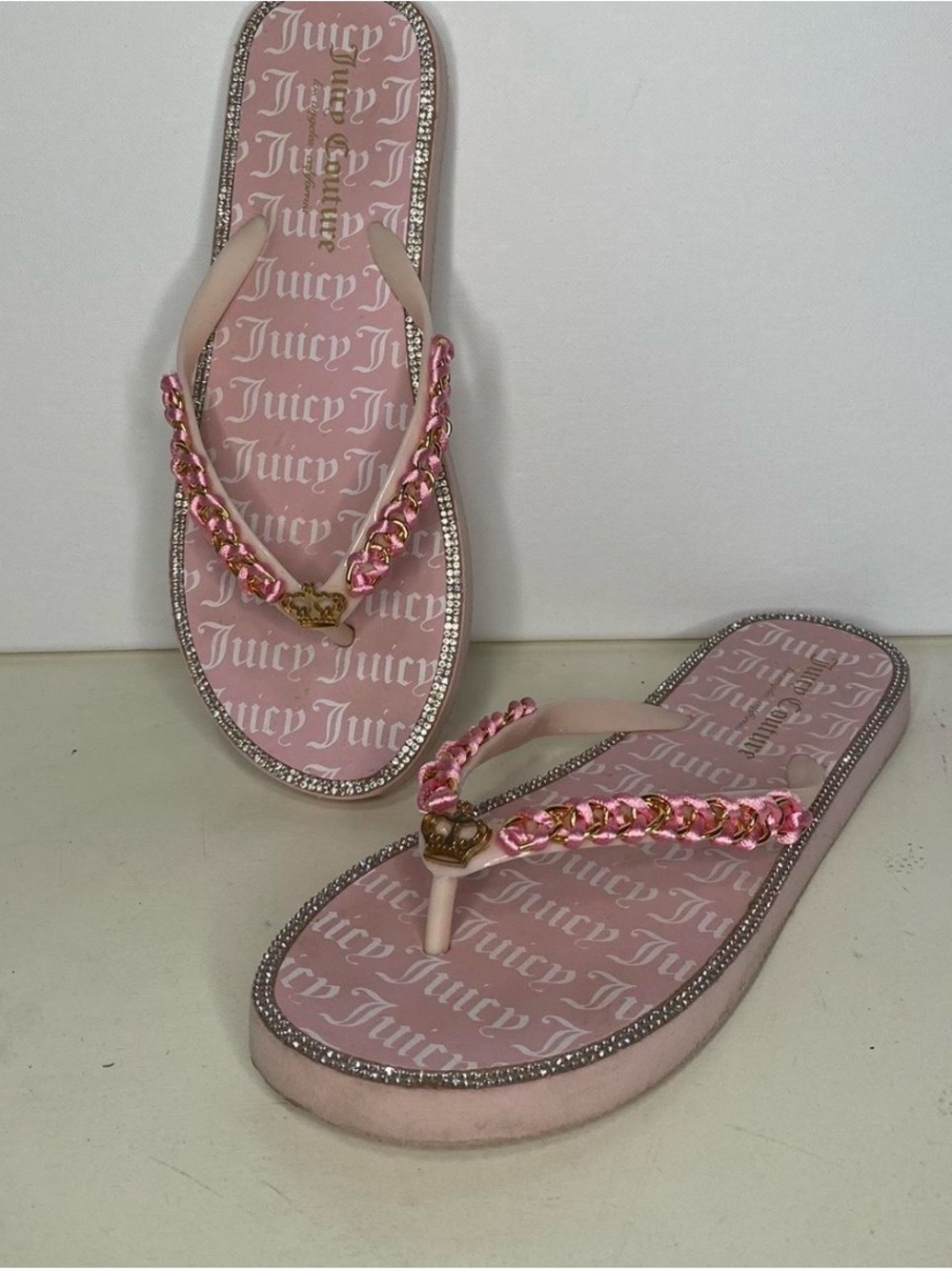Juicy Couture Pink Jeweled Chain Flip Flop Sandals